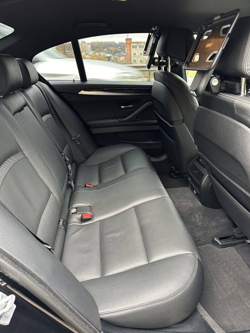 BMW 528i