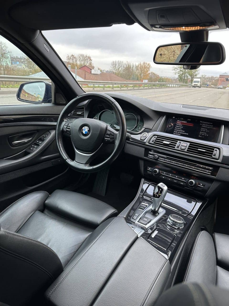 BMW 528i