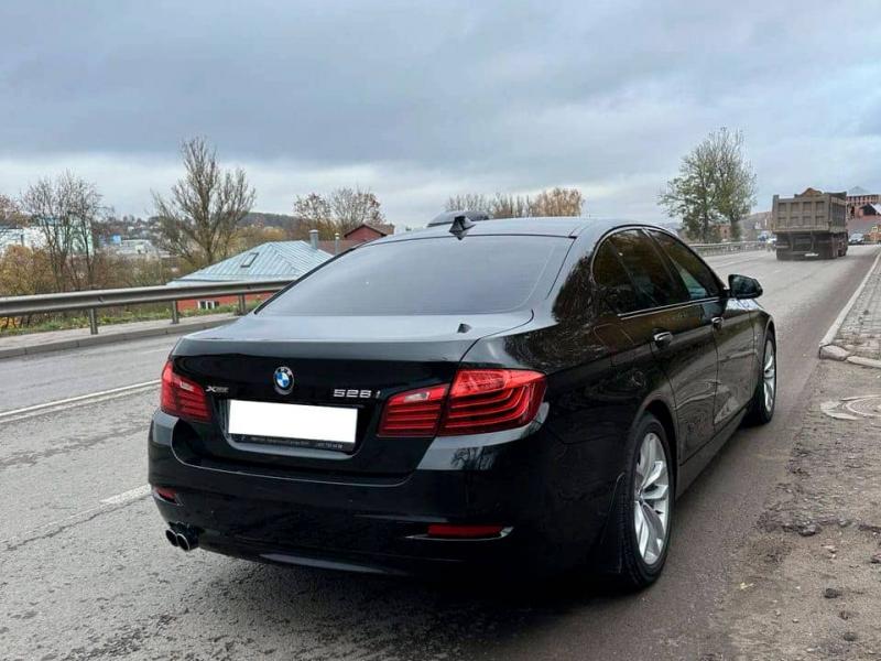 BMW 528i