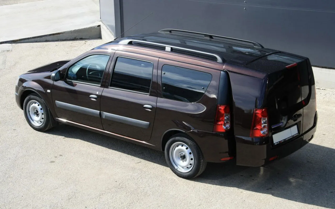 Lada Largus, автомобиль, багажник, двойное багажное отделение