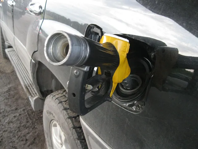 Смоленск, машина, автомобиль, заправочный пистолет, АЗС, заправка 